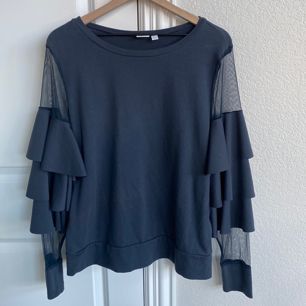 Ruffled Tiered Sweat Top (L)
